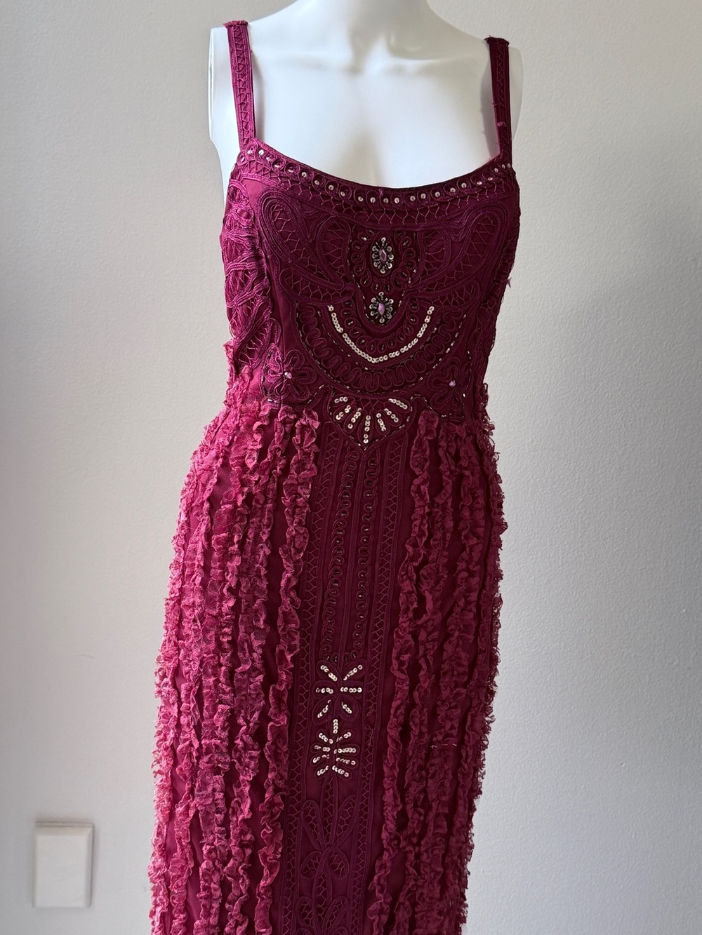 Sue Wong Burgundy Crochet & Beaded Midi Dress - Picture 2 of 15